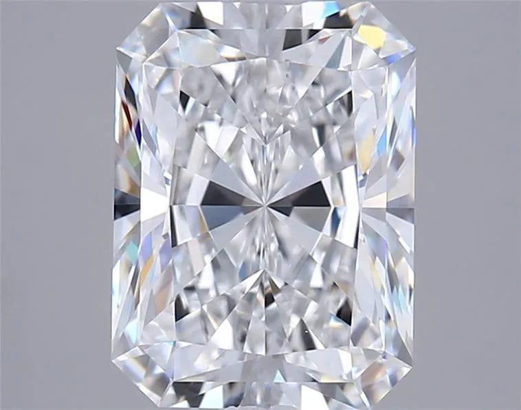 2.53ct Radiant Lab Grown Diamond (Colour E, Clarity VVS1, IGI Certified)